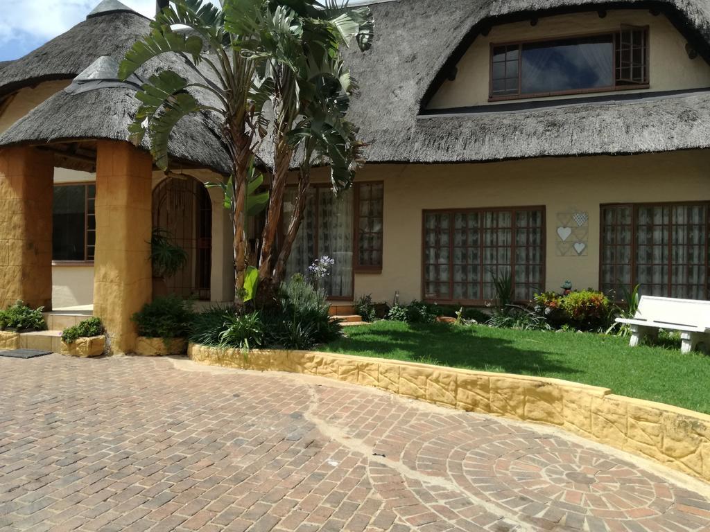 All Over Africa Guest House Kempton Park Exterior foto