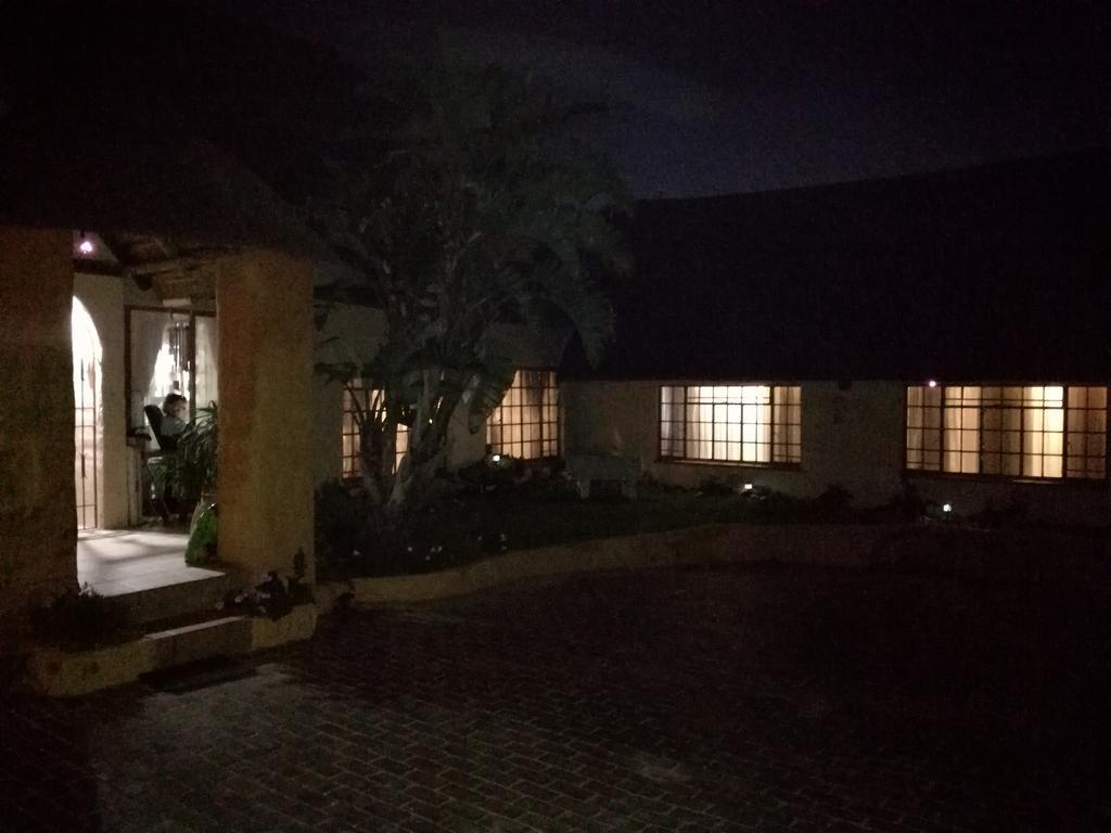 All Over Africa Guest House Kempton Park Exterior foto