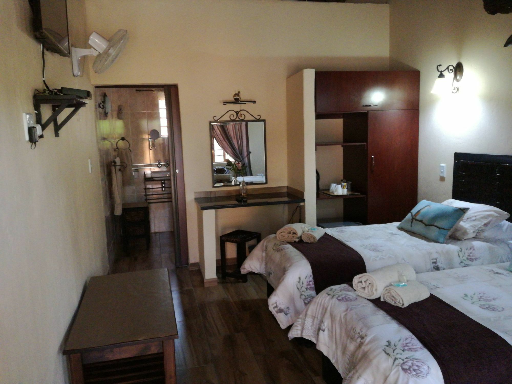 All Over Africa Guest House Kempton Park Exterior foto