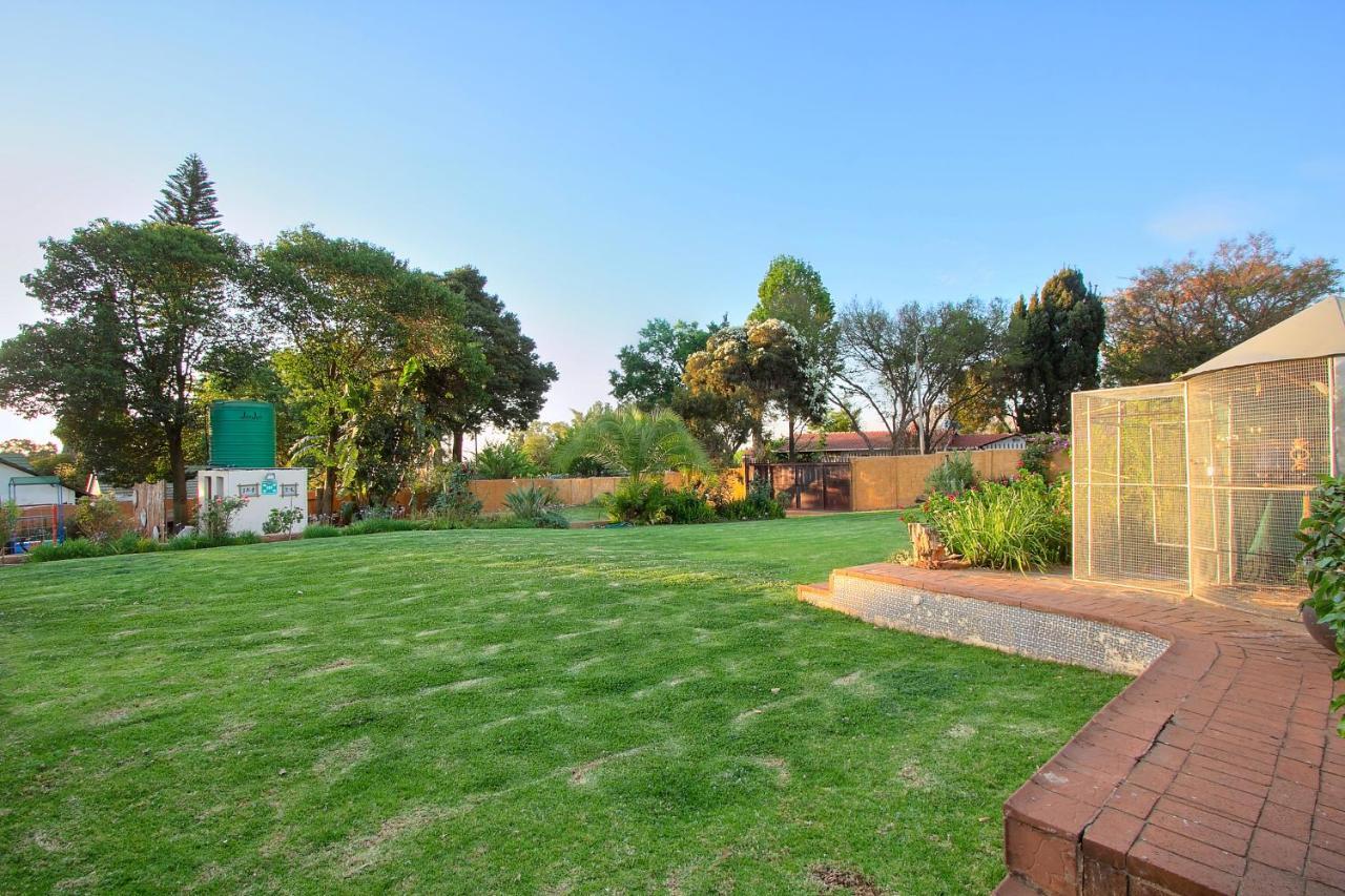 All Over Africa Guest House Kempton Park Exterior foto