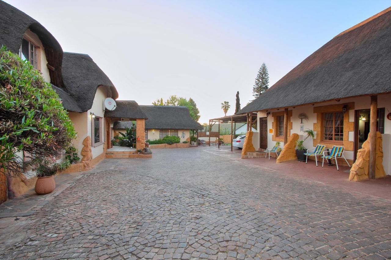 All Over Africa Guest House Kempton Park Exterior foto