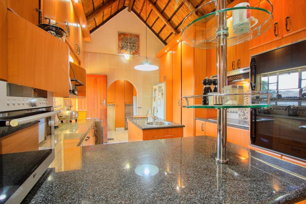 All Over Africa Guest House Kempton Park Exterior foto